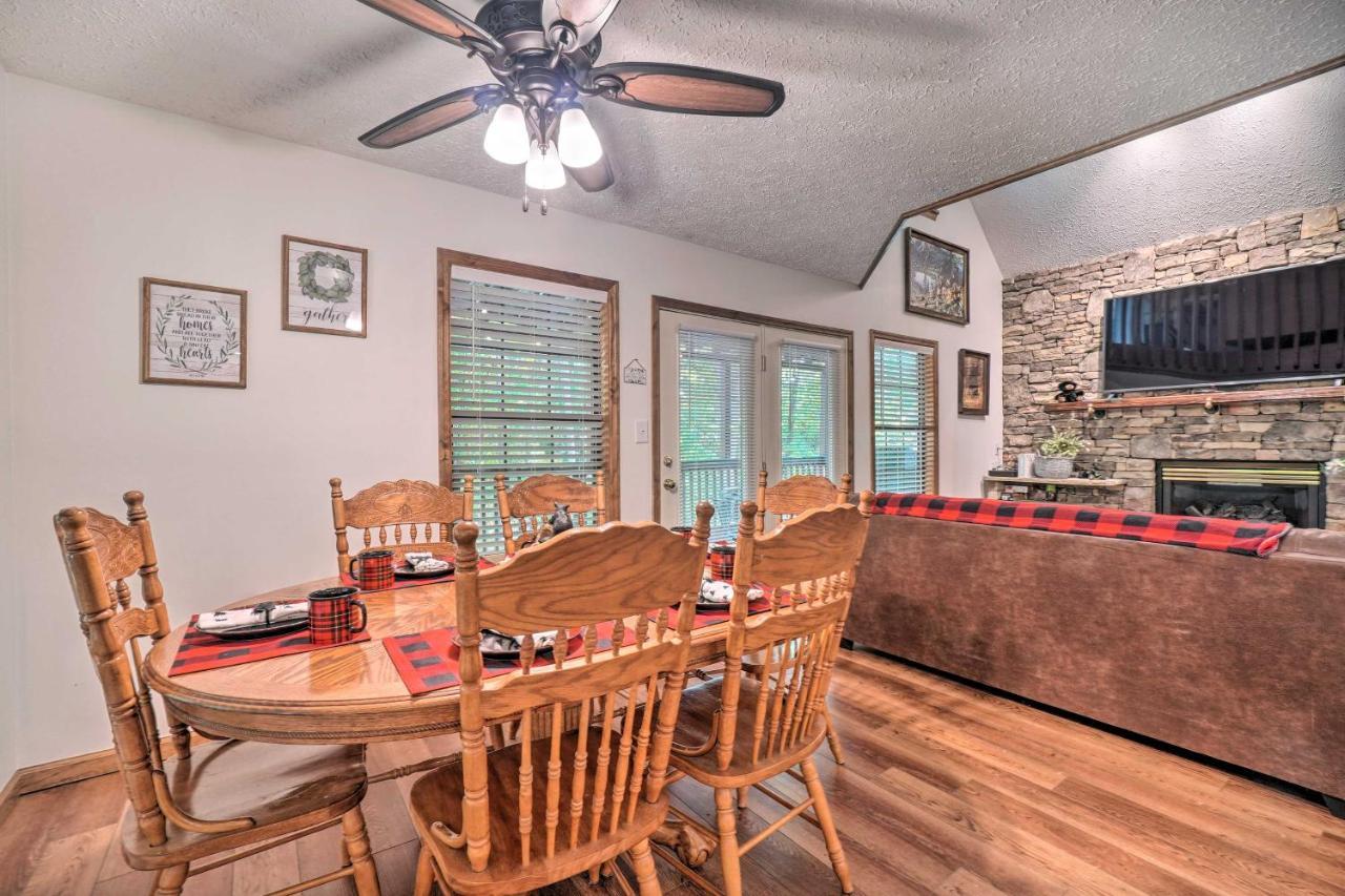 Picturesque Pigeon Forge Cabin With Mountain Views エクステリア 写真
