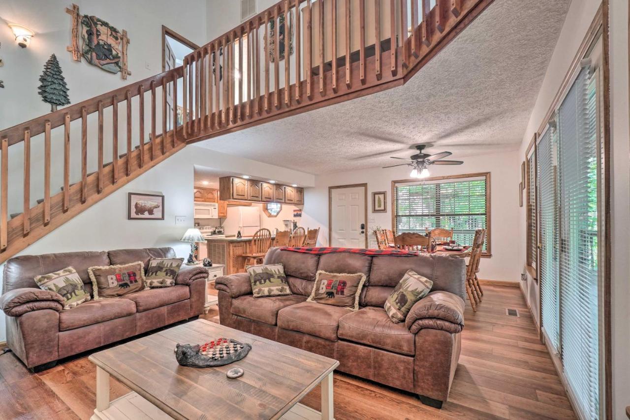 Picturesque Pigeon Forge Cabin With Mountain Views エクステリア 写真