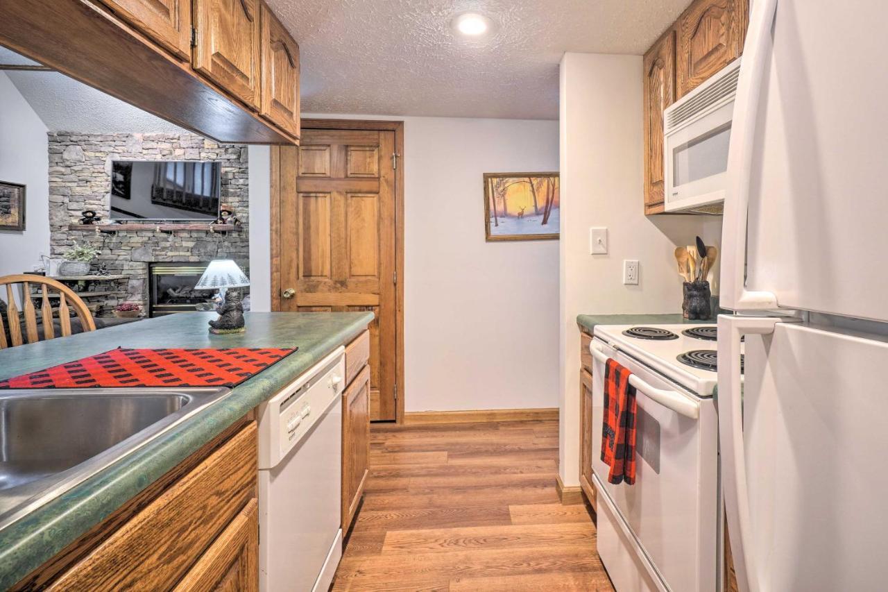 Picturesque Pigeon Forge Cabin With Mountain Views エクステリア 写真