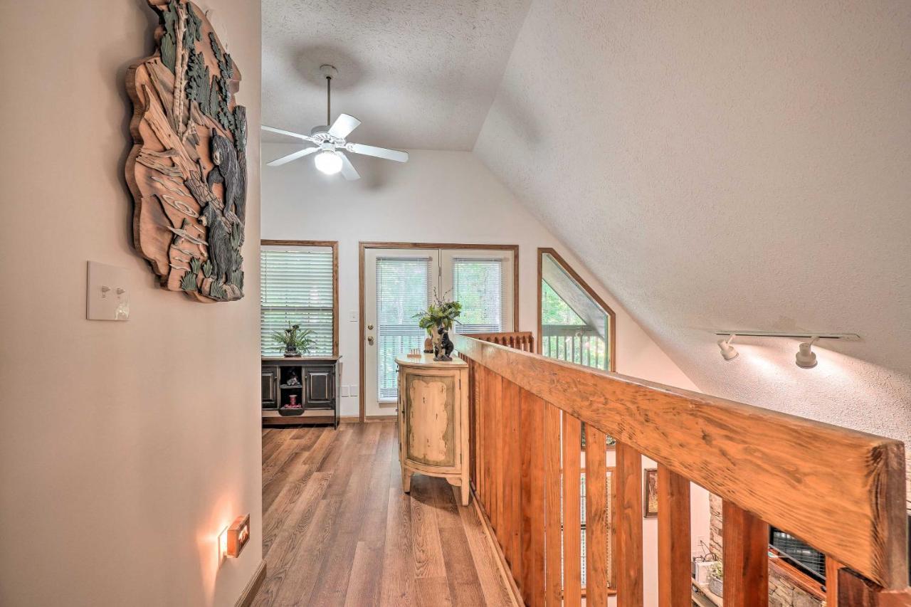 Picturesque Pigeon Forge Cabin With Mountain Views エクステリア 写真