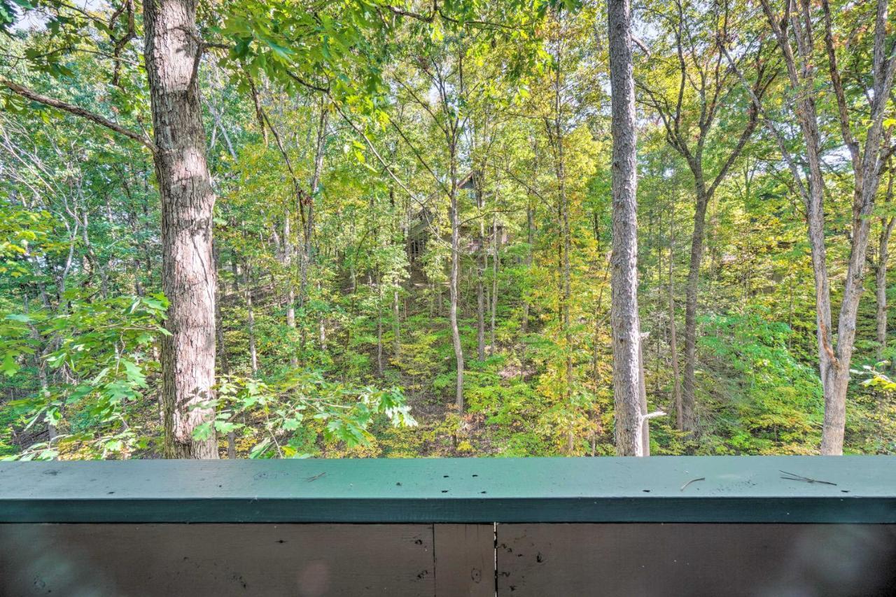 Picturesque Pigeon Forge Cabin With Mountain Views エクステリア 写真