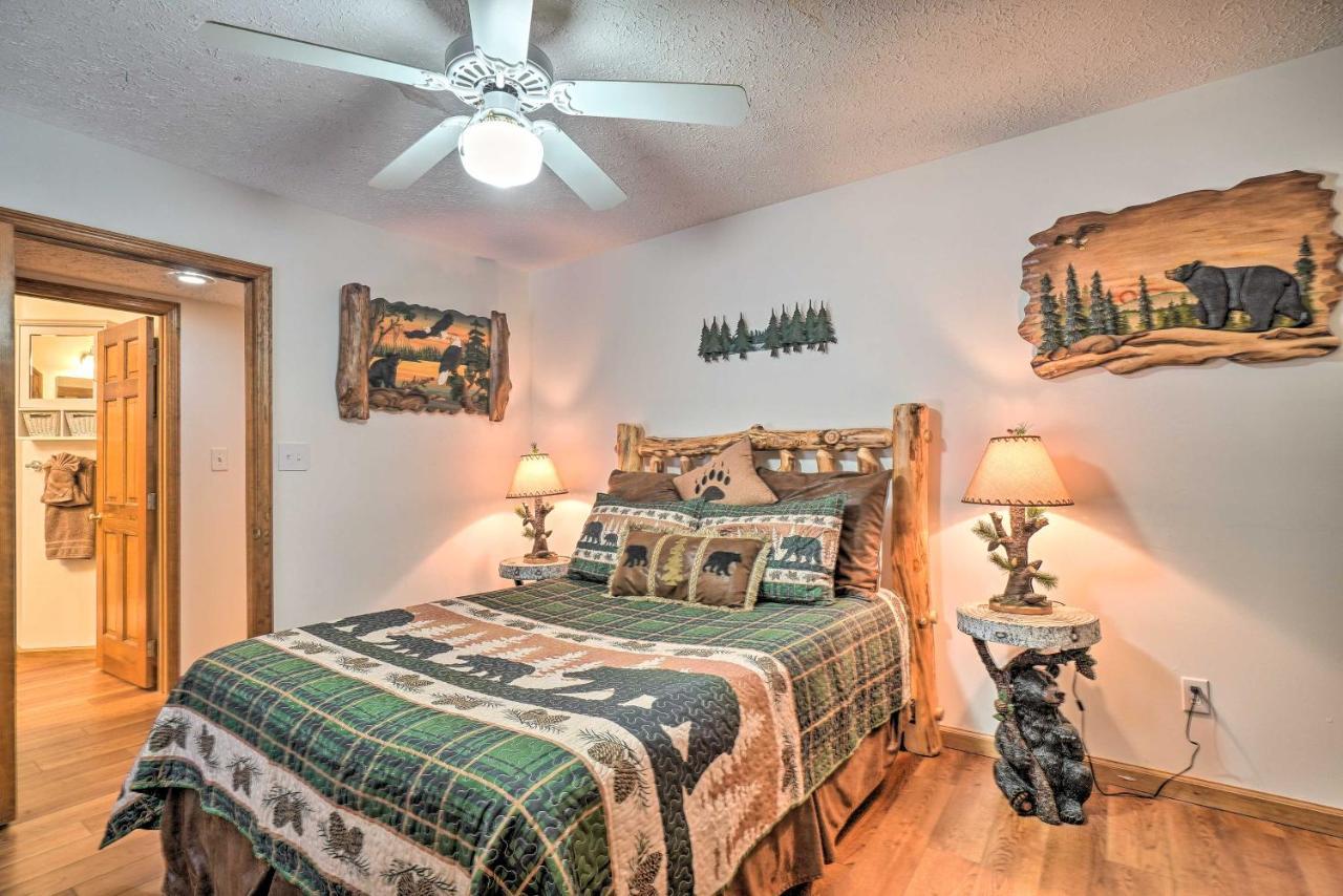 Picturesque Pigeon Forge Cabin With Mountain Views エクステリア 写真