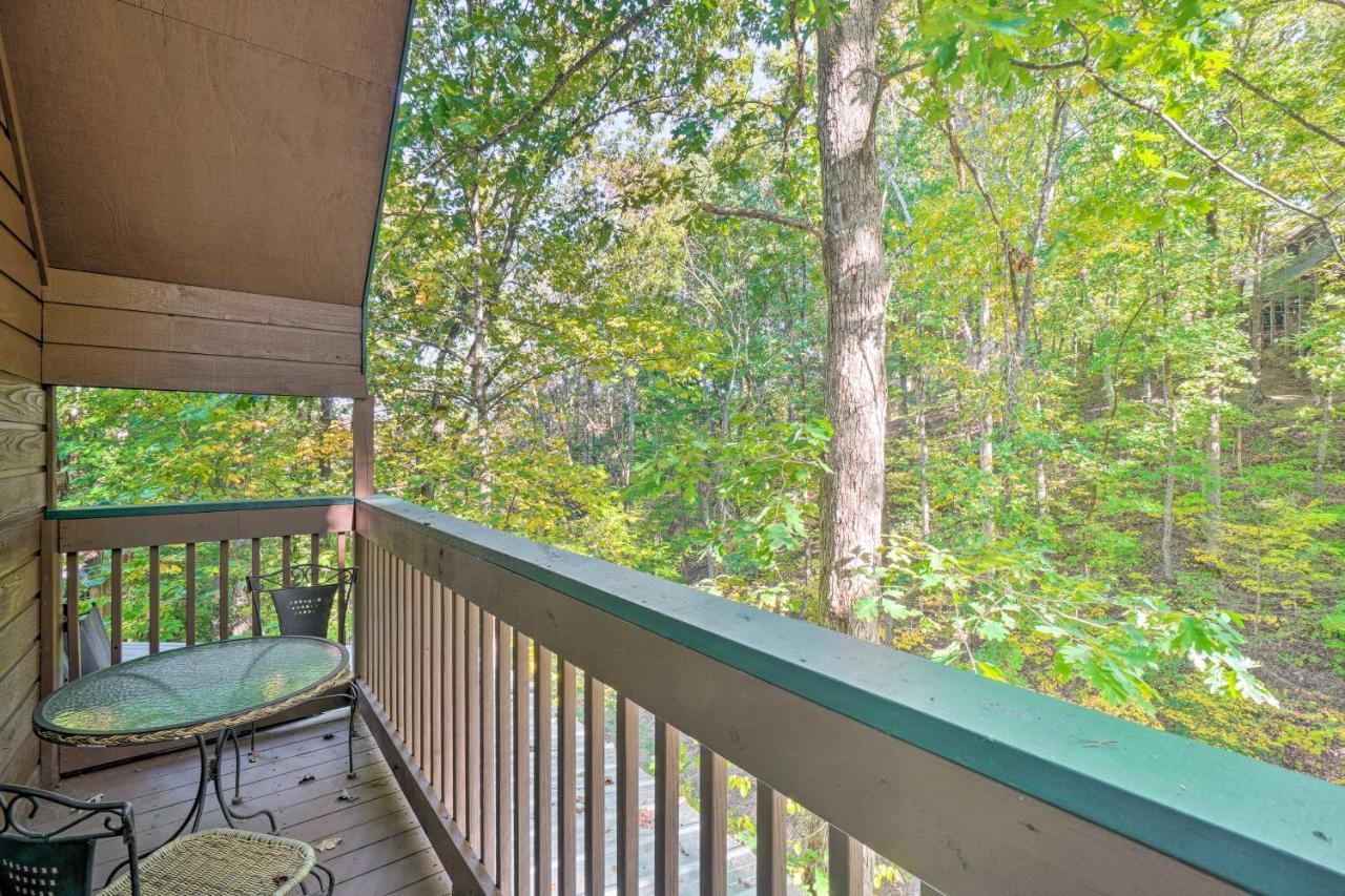 Picturesque Pigeon Forge Cabin With Mountain Views エクステリア 写真