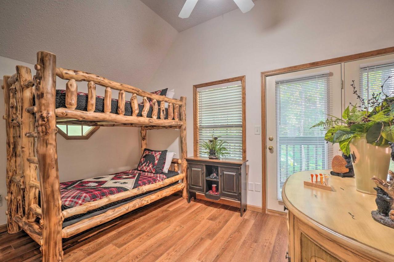 Picturesque Pigeon Forge Cabin With Mountain Views エクステリア 写真